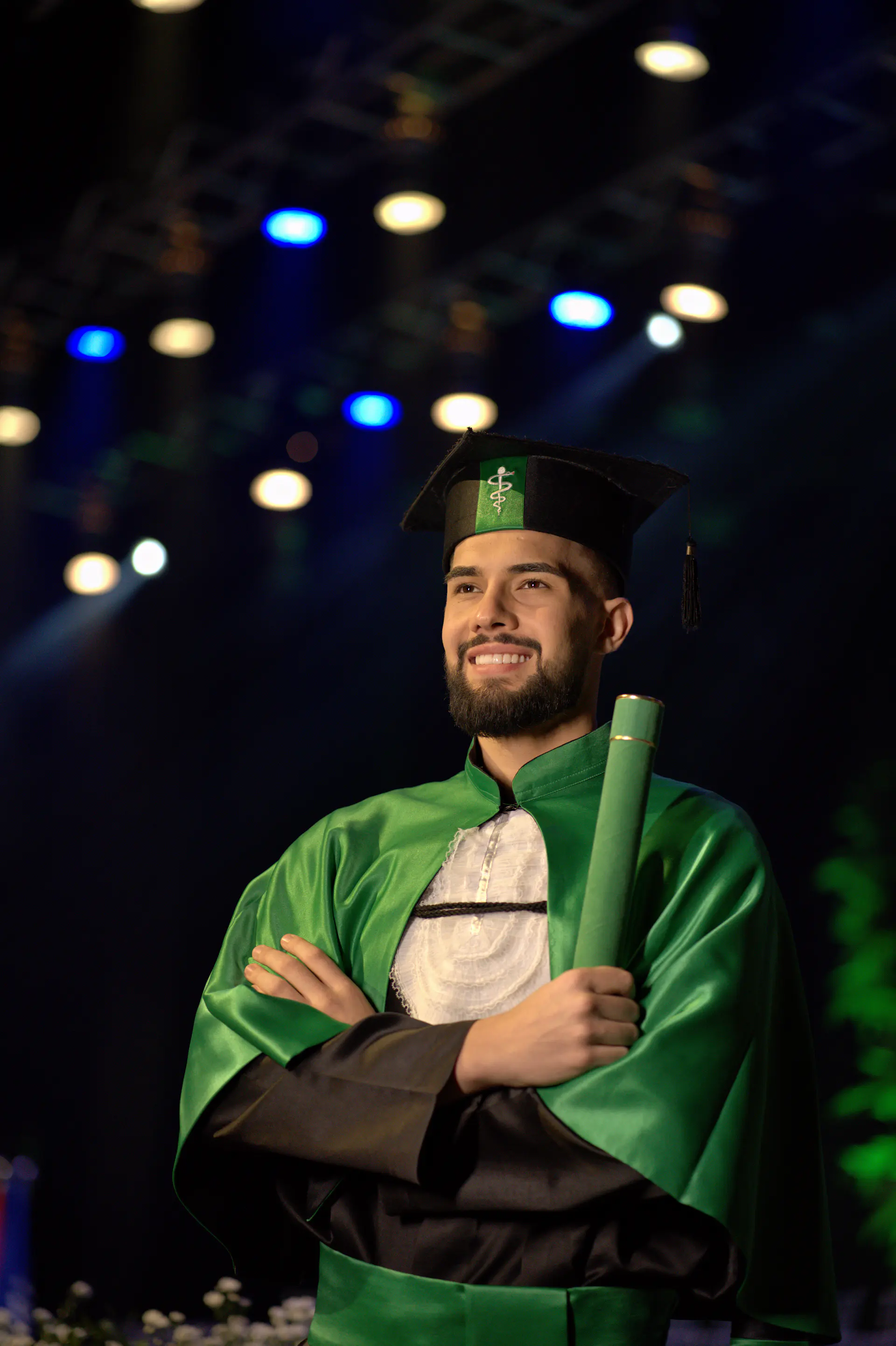 Fotografia de formatura em São José dos Pinhais com emoção dos formandos.