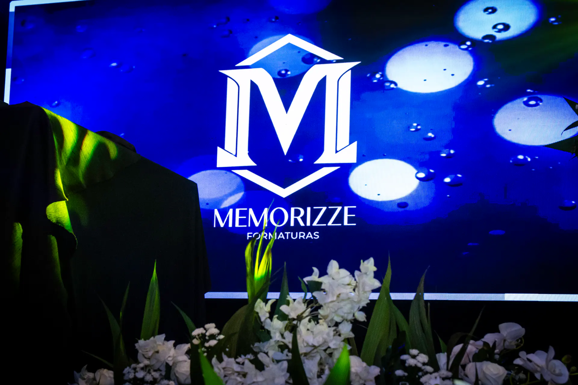 Fotografia de formatura em Santa Maria com emoção dos formandos.