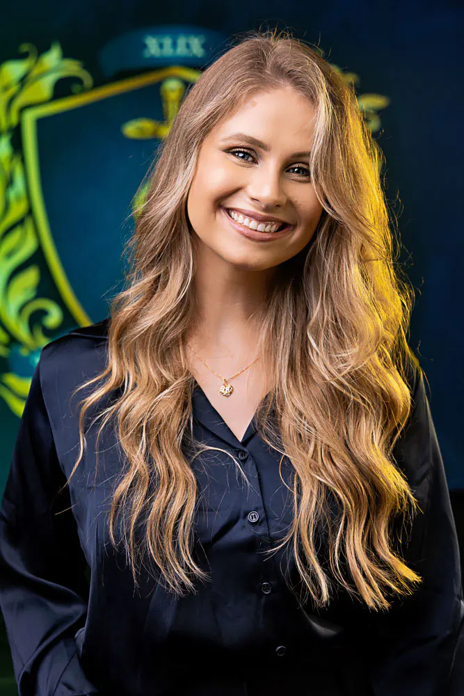 Fotografia de formatura em Palhoça com emoção dos formandos.